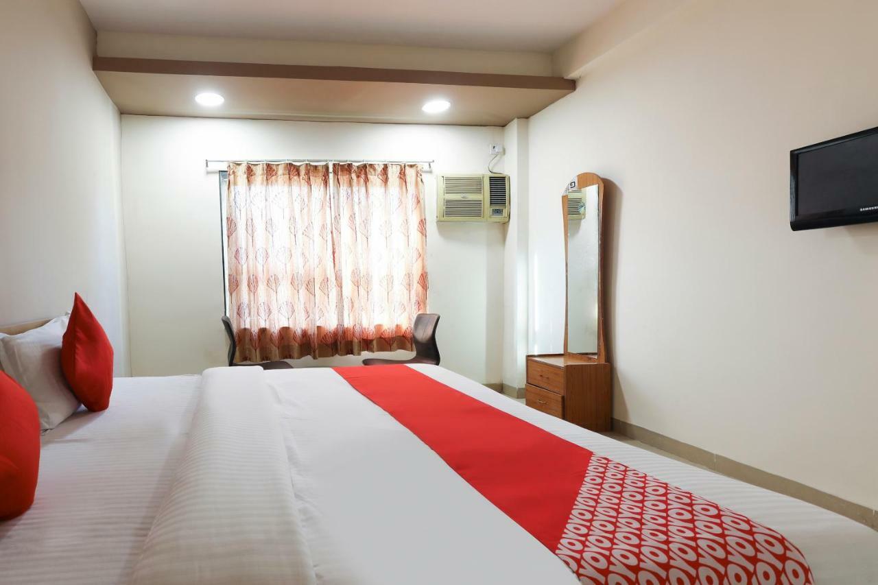 Oyo 43851 Hotel Virasat Māndu Exteriér fotografie