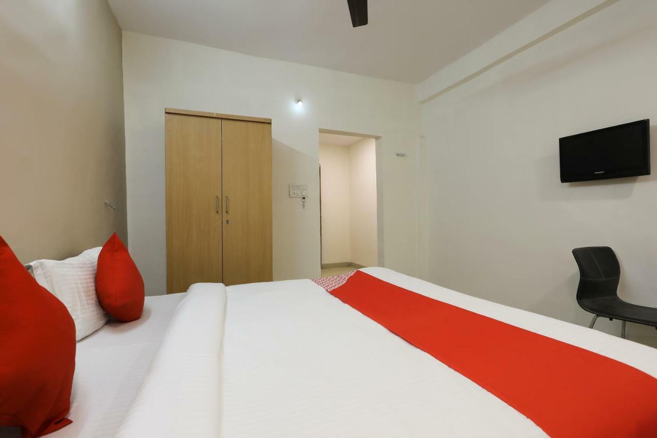Oyo 43851 Hotel Virasat Māndu Exteriér fotografie