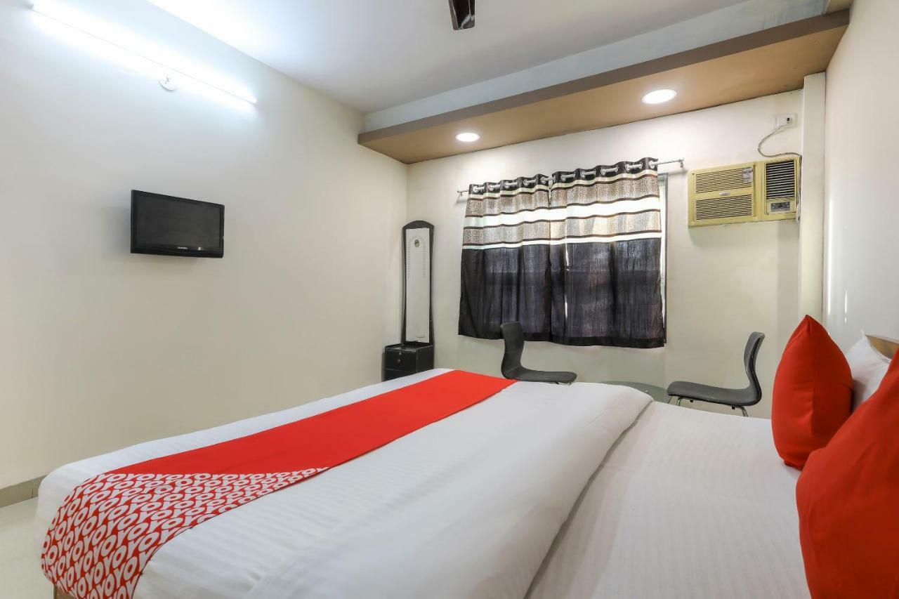 Oyo 43851 Hotel Virasat Māndu Exteriér fotografie