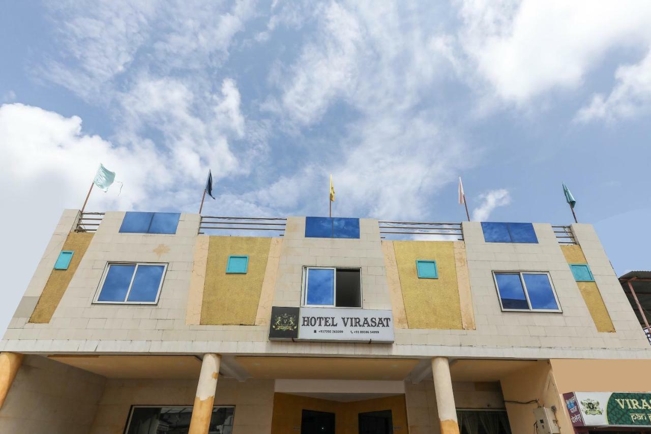 Oyo 43851 Hotel Virasat Māndu Exteriér fotografie
