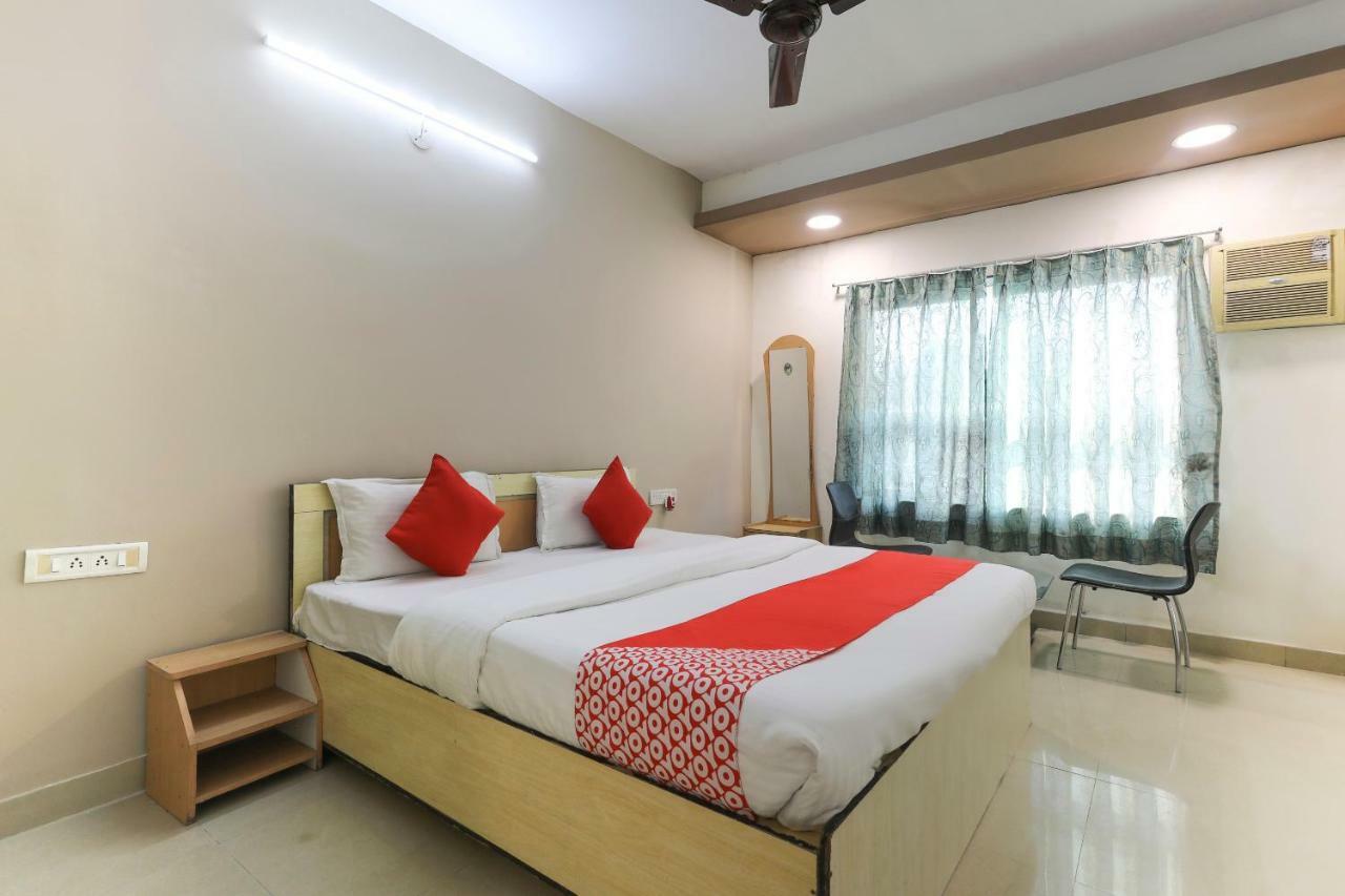 Oyo 43851 Hotel Virasat Māndu Exteriér fotografie