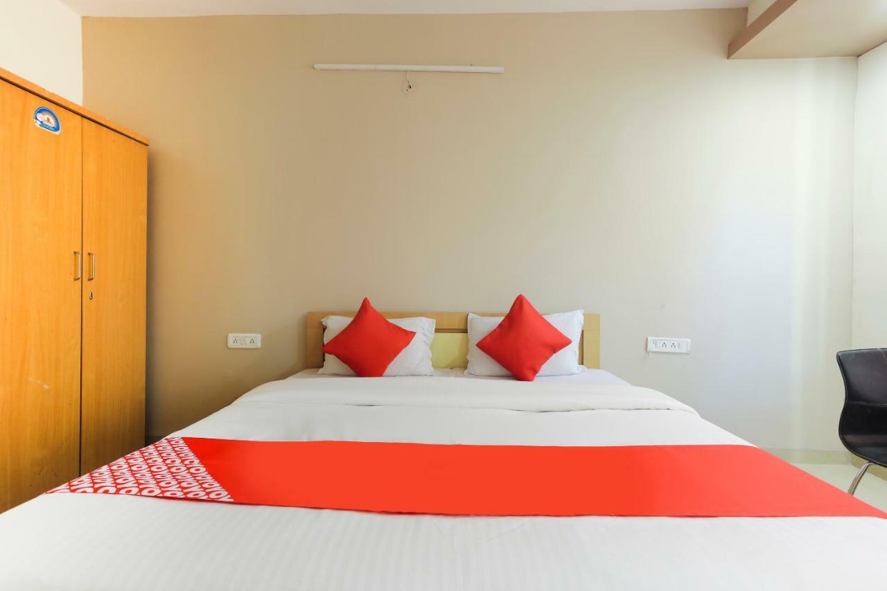 Oyo 43851 Hotel Virasat Māndu Exteriér fotografie